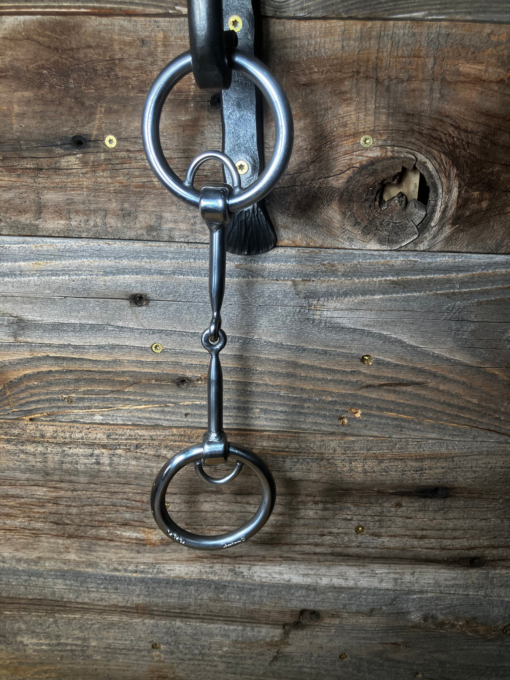 Locked ring straight smooth snaffle
