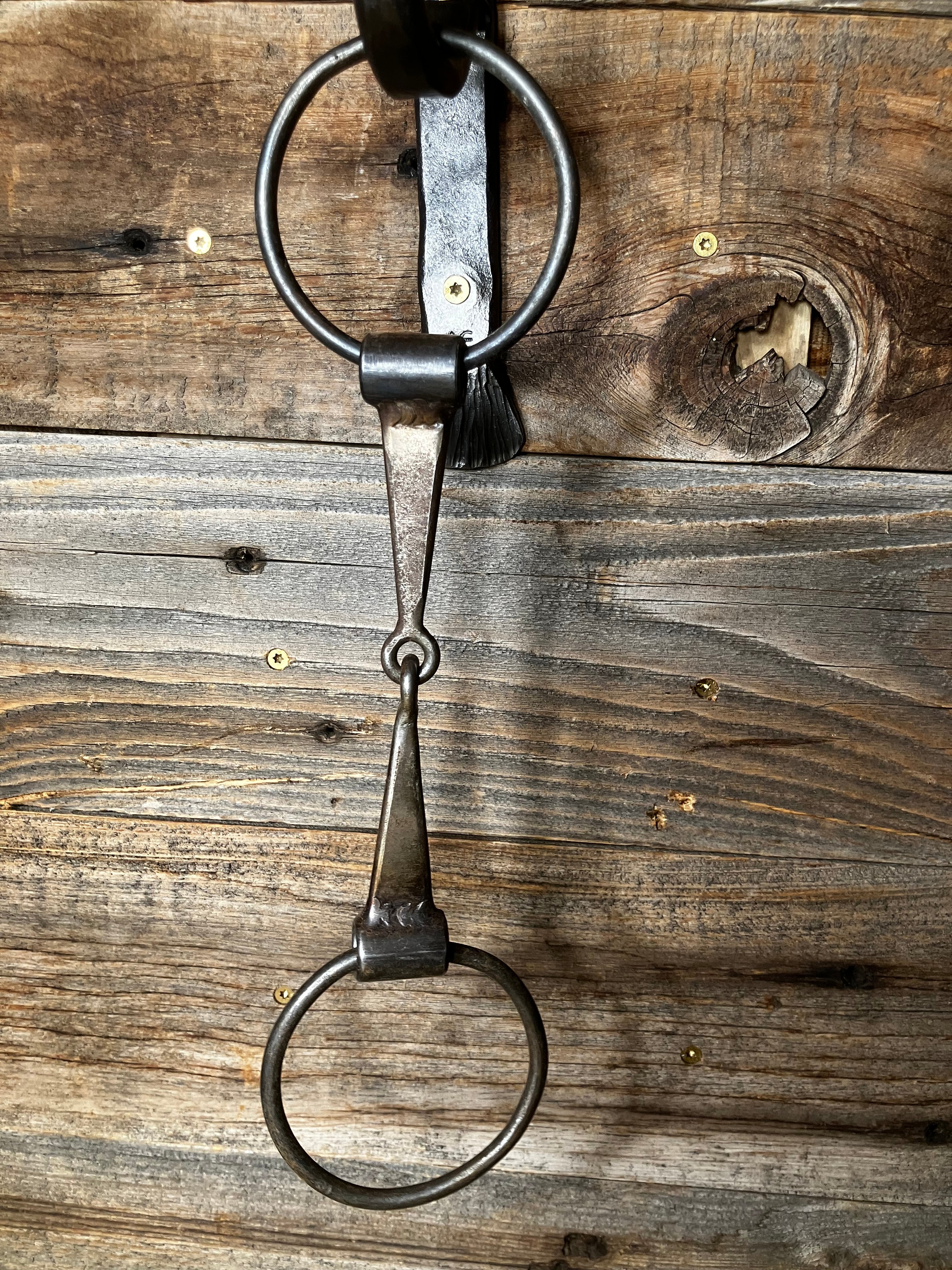 Flat triangle snaffle