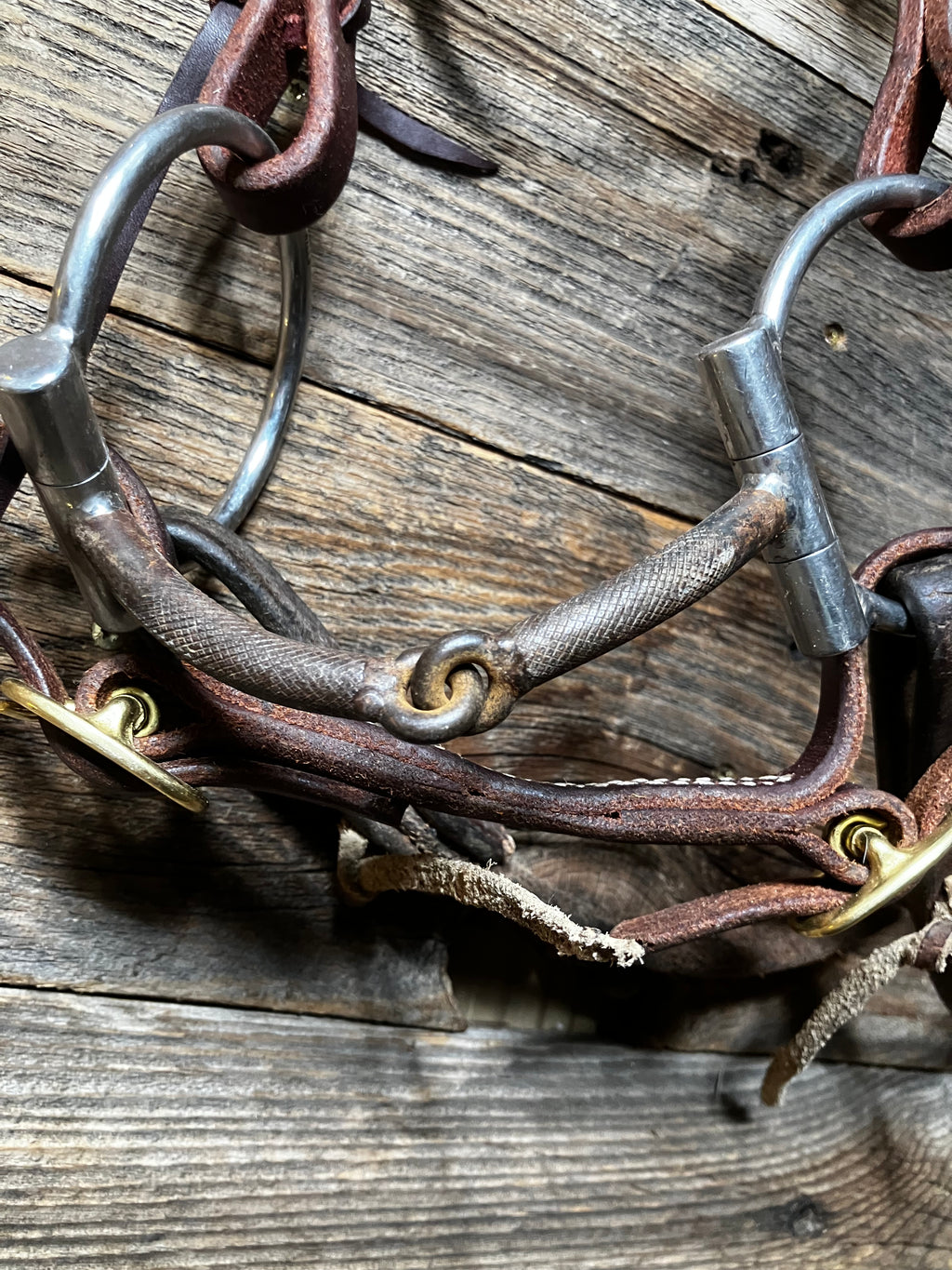 Knurled snaffle