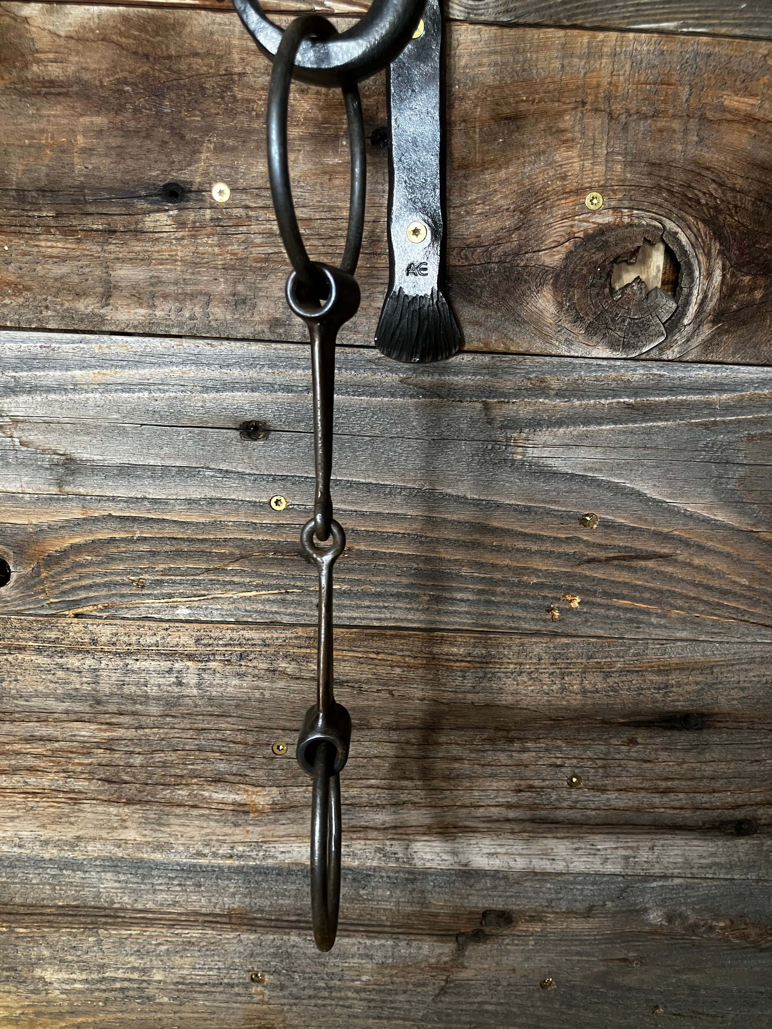 Flat triangle snaffle