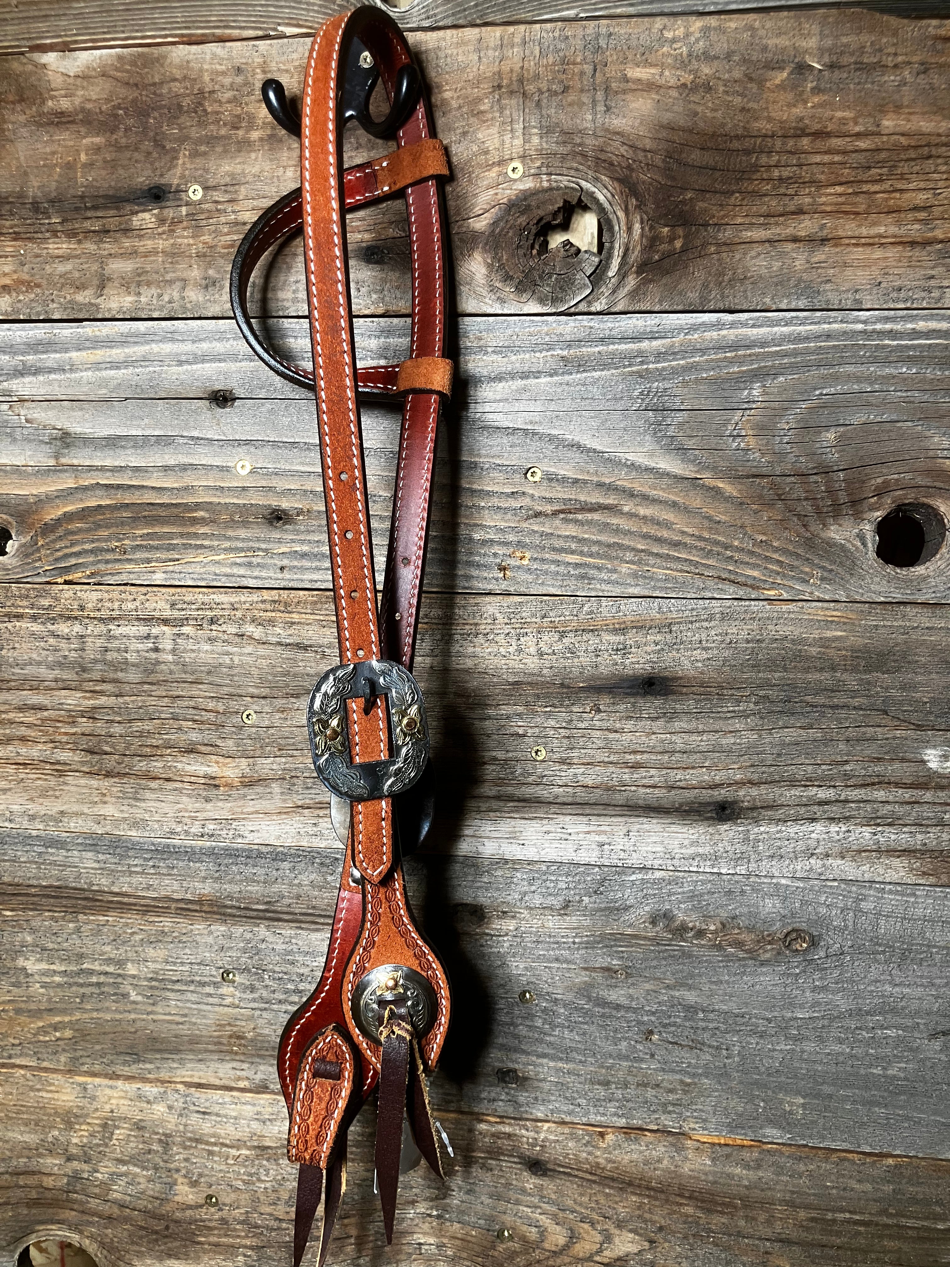 Roughout flower buckle
